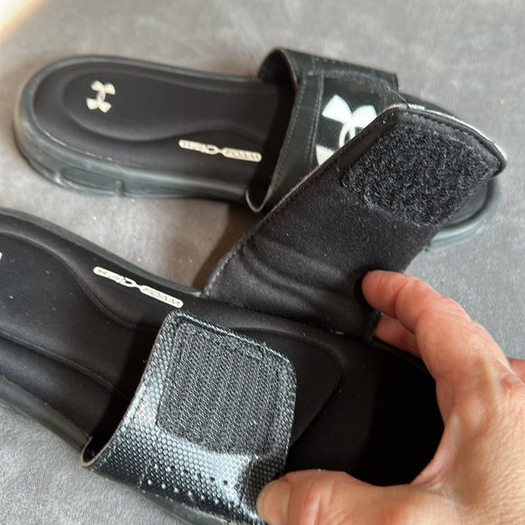 Under Armour youth Velcro slides - Picture 3 of 3